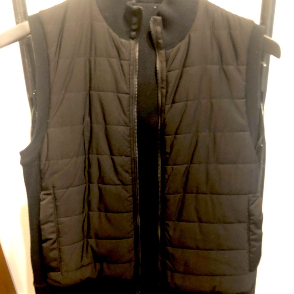 Reversible black Banana Republic vest